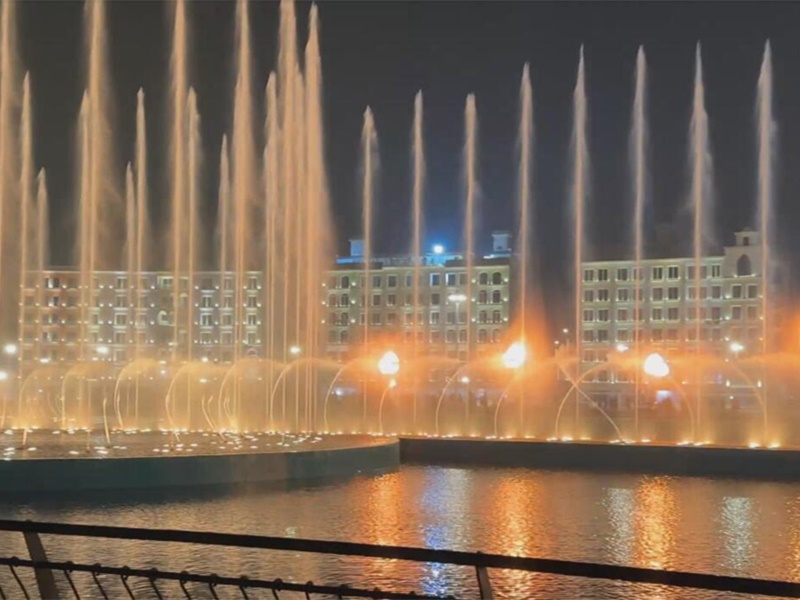 Großer Musikbrunnen von Park View City in Islamabad, Pakistan