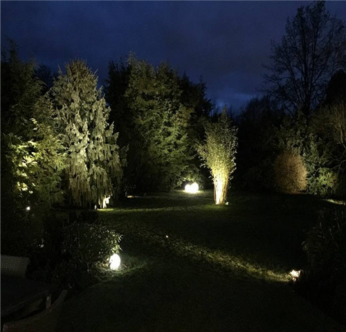 Anwendungen von LED Gartenlicht teilen